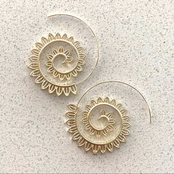 NEW IN! 🌼 Summer Spiral Hoops - Picture 2 of 3